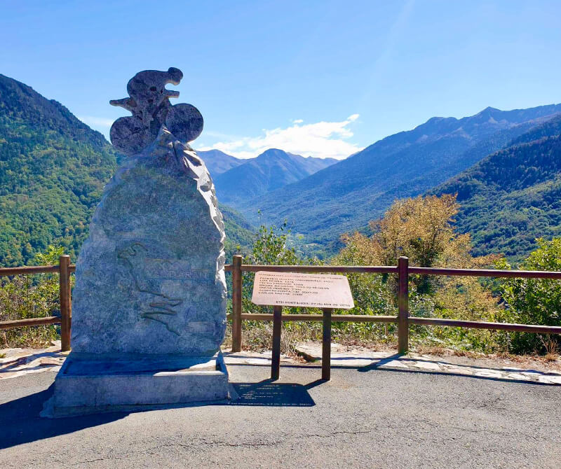 Tour de France Statue