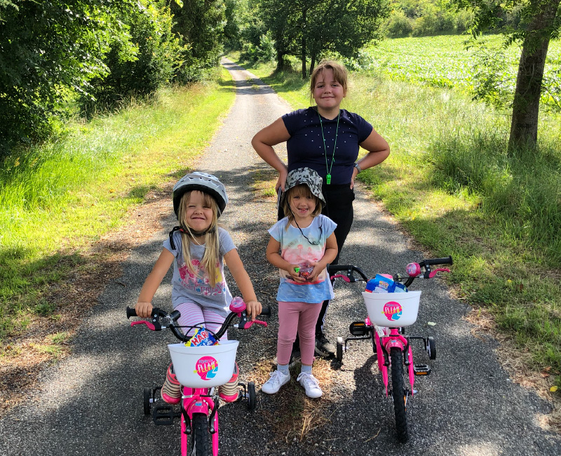 Girls on the private chateau road